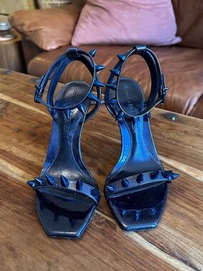 Alexander McQueen Navy Pumps